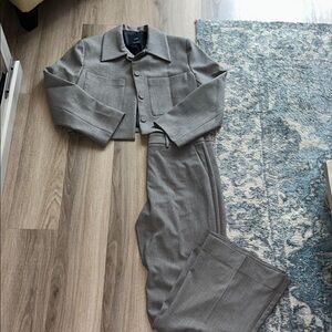 NWOT Cropped Light Grey Jacket and Pants Set